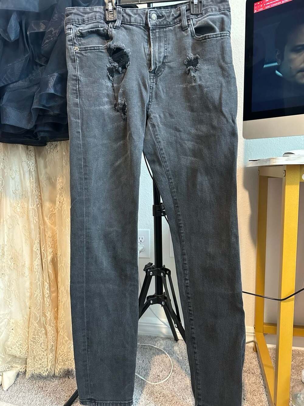 Aeropostale Black Distressed Skinny Jeans Size 28